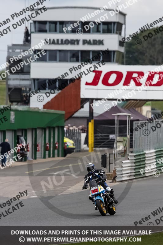 Vintage motorcycle club;eventdigitalimages;mallory park;mallory park trackday photographs;no limits trackdays;peter wileman photography;trackday digital images;trackday photos;vmcc festival 1000 bikes photographs